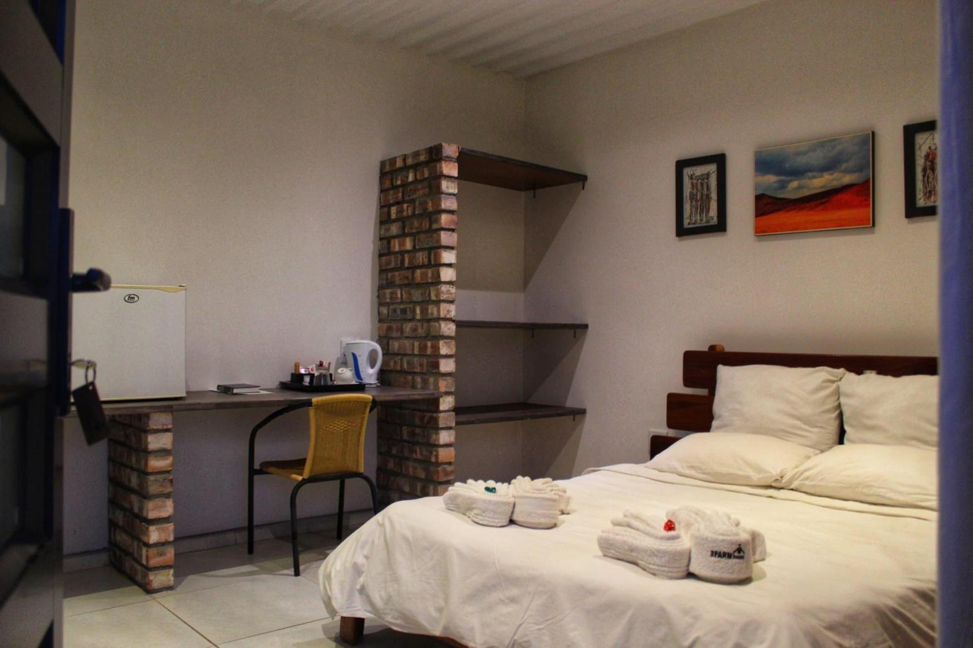 The Farmhouse Boutique Guesthouse And Beergarden Cc Outjo Zimmer foto